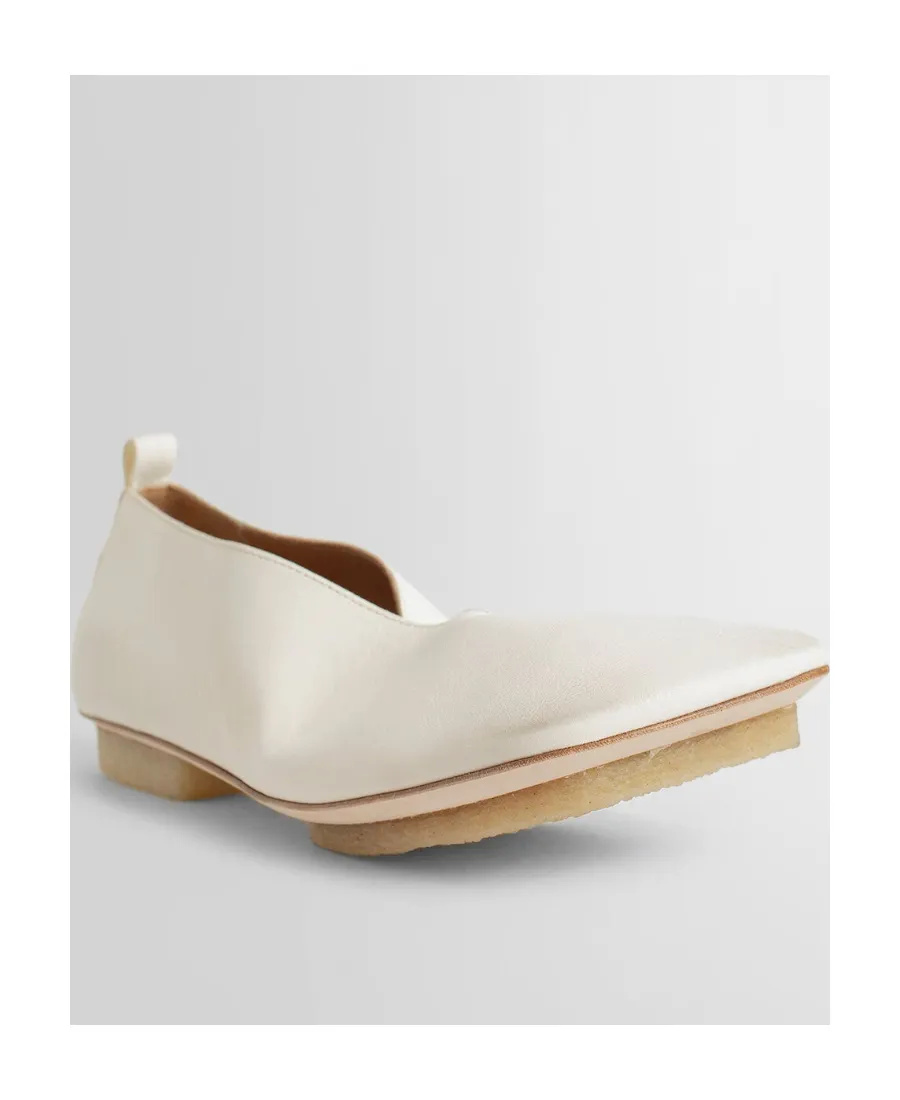Asymmetric-Toe Leather Ballerina Shoes