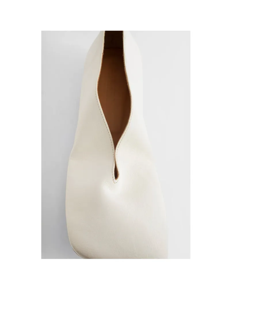 Asymmetric-Toe Leather Ballerina Shoes