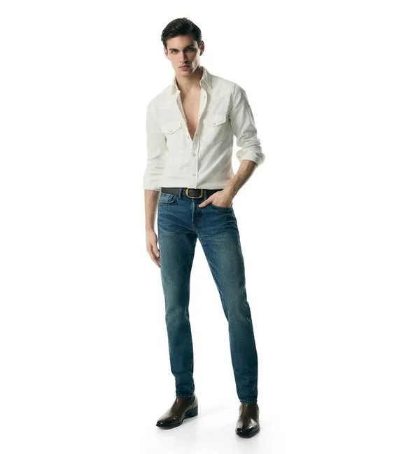 Buttoned Long-Sleeved Shirt