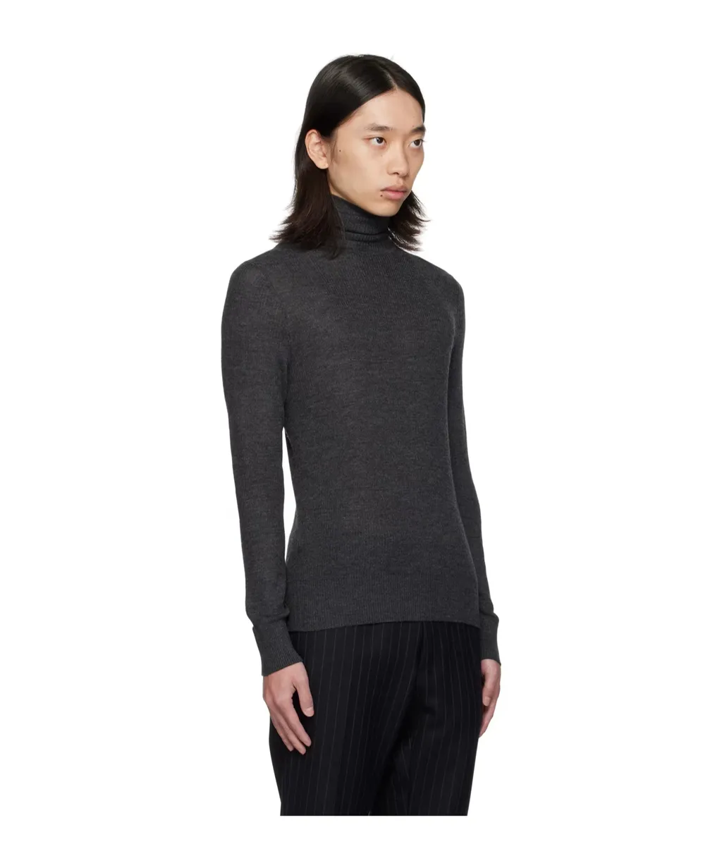 High-Necked Long-Sleeved Sweater
