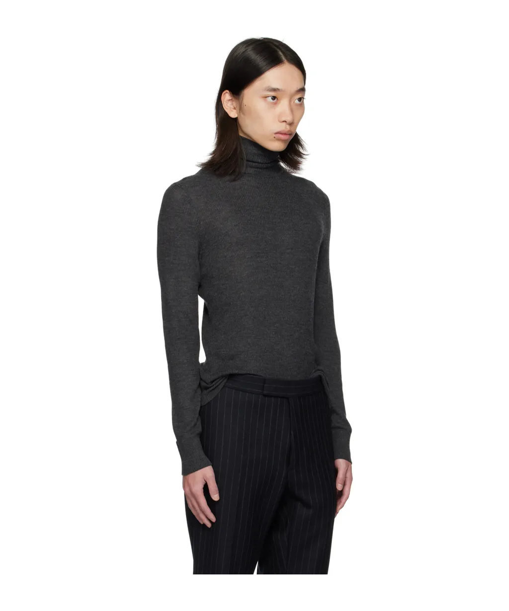 High-Necked Long-Sleeved Sweater