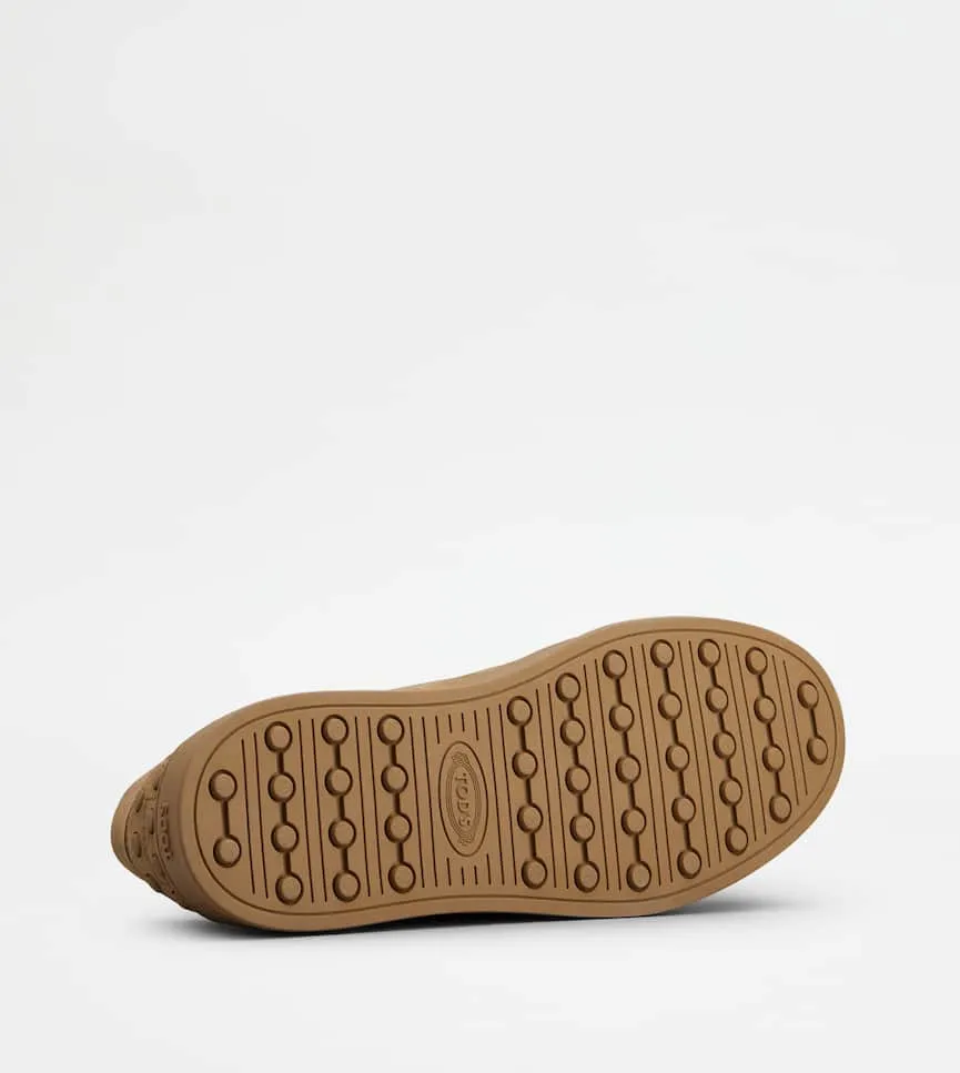 Logo Printed Round Toe Sneakers