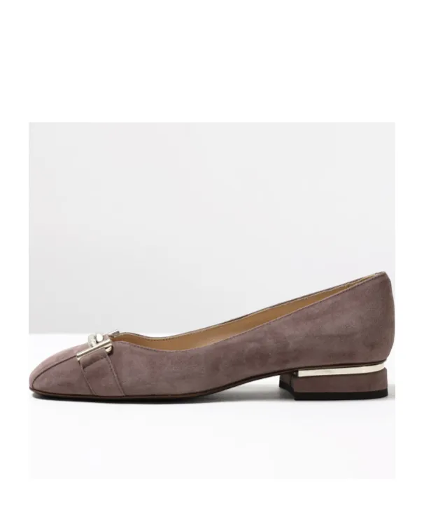 Logo Low-Heeled Shoes