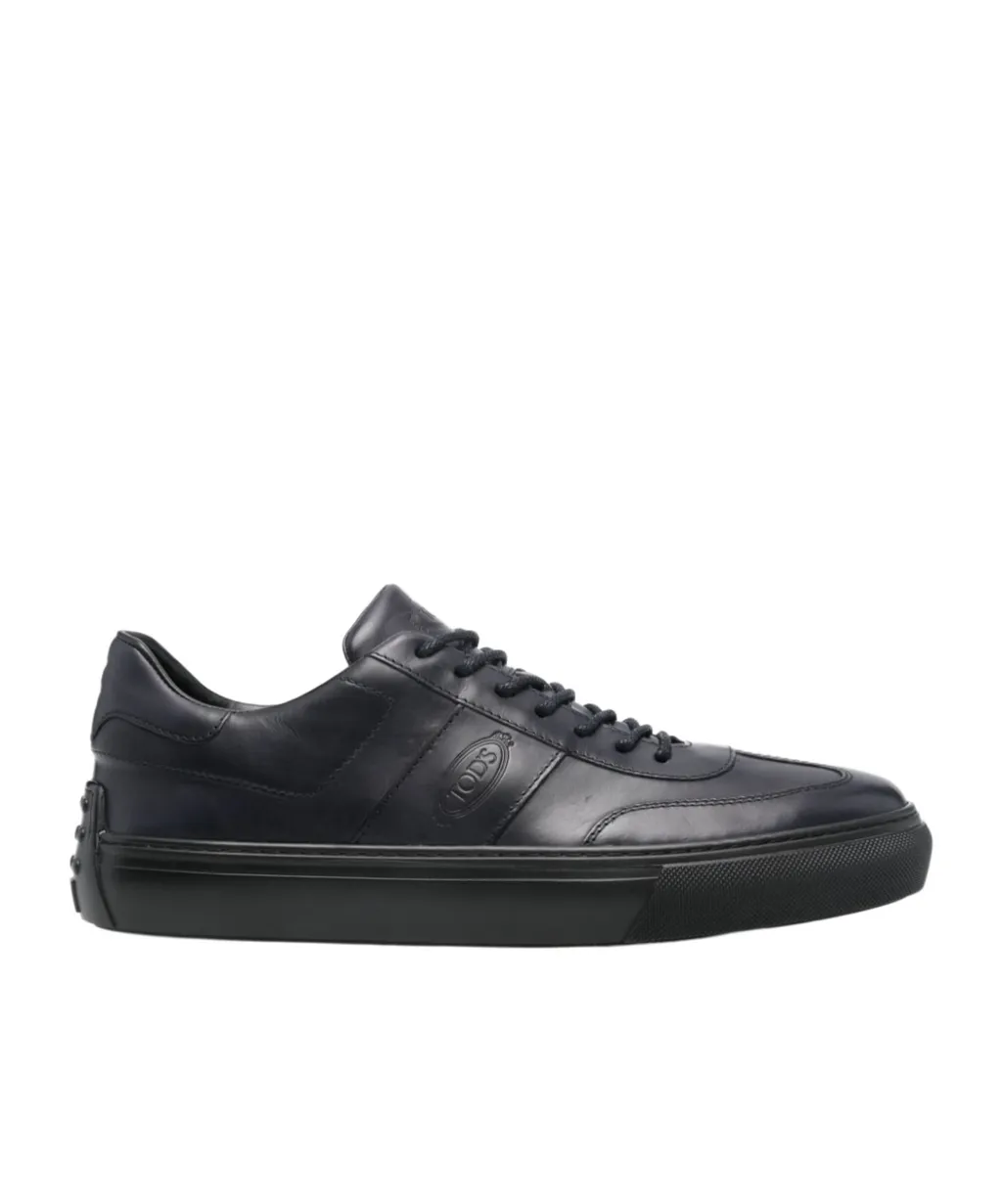 Logo-Debossed Round Toe Lace-Up Sneakers