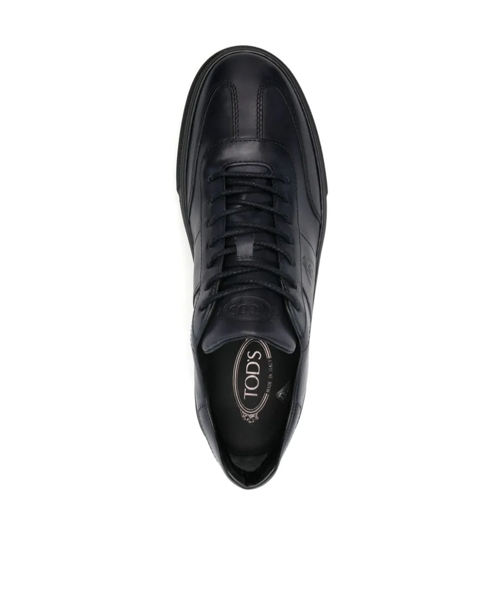 Logo-Debossed Round Toe Lace-Up Sneakers