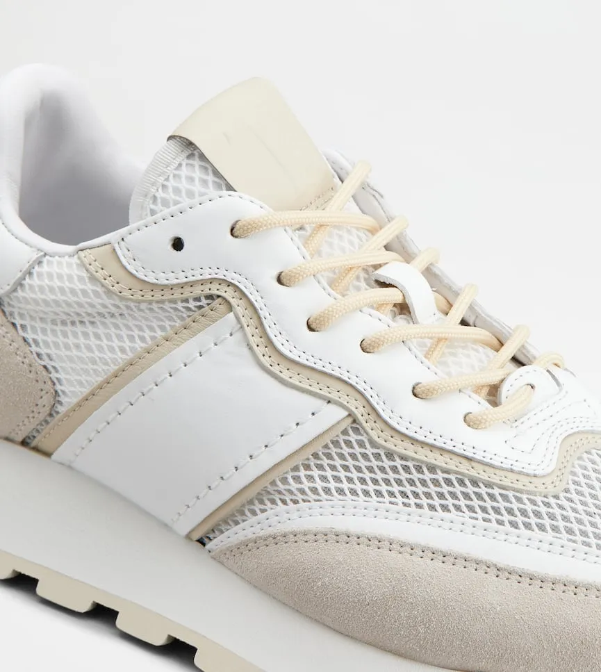 Panelled Round Toe Sneakers