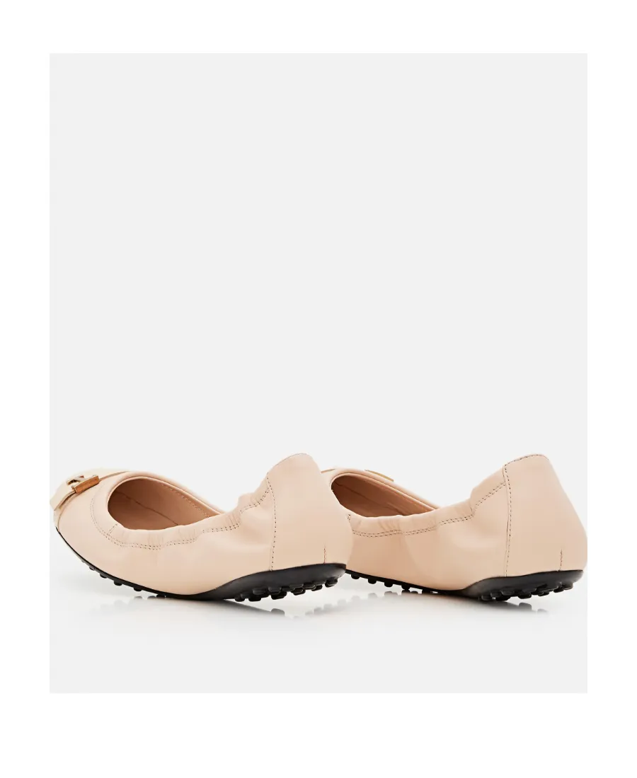 Logo Plaque Round Toe Flat Shoes