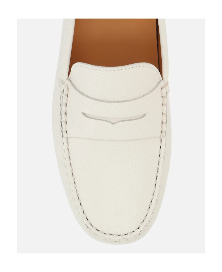 Gommino Round Toe Slip-On Loafers