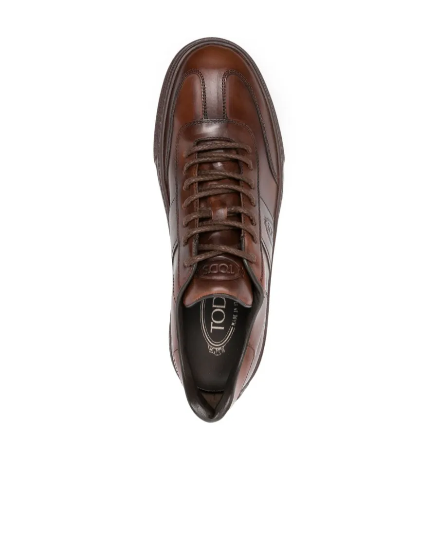 Logo-Debossed Round Toe Lace-Up Sneakers