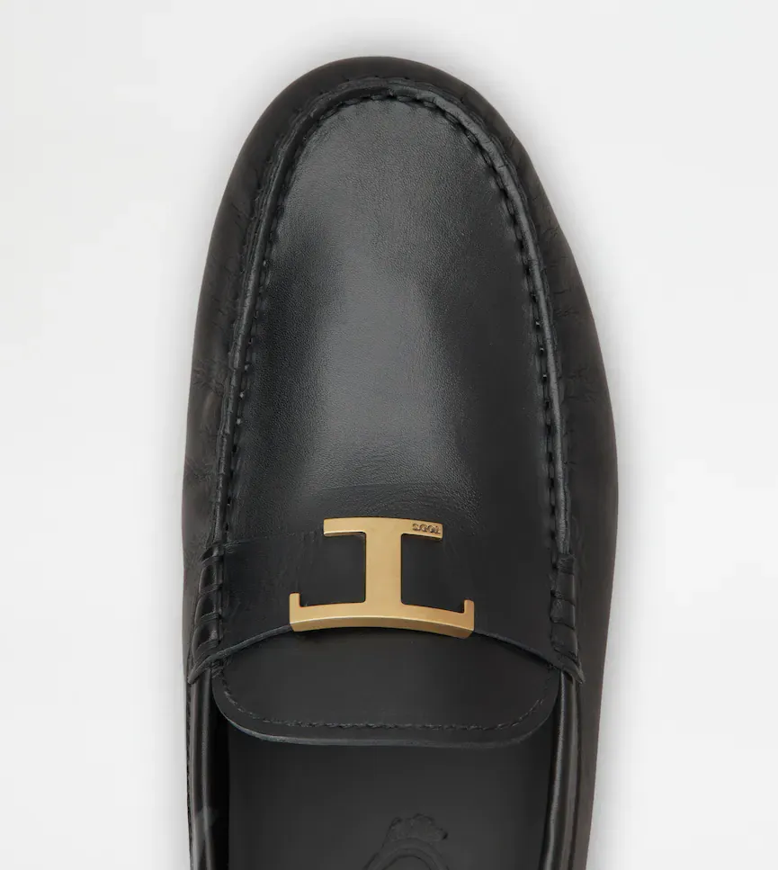 Gommino Logo Plaque Loafers