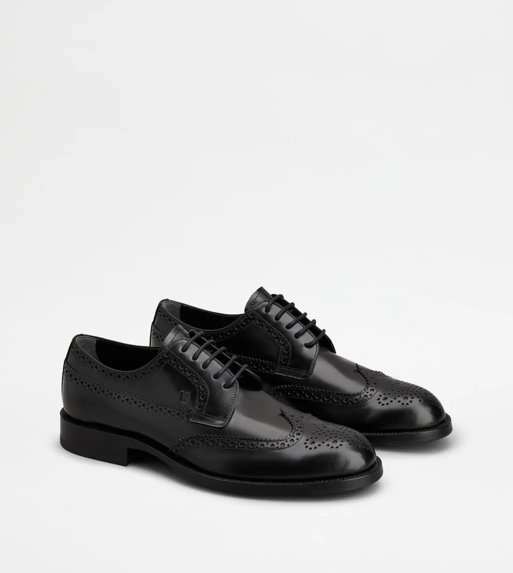 Round Toe Lace-Up Brogues