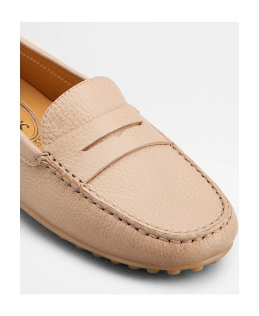Gommino Round Toe Slip-On Loafers