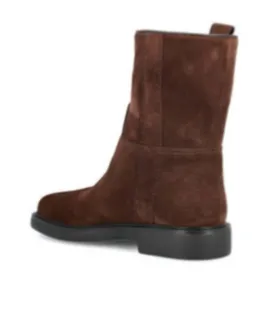 T Plaque Round-Toe Ankle Boots