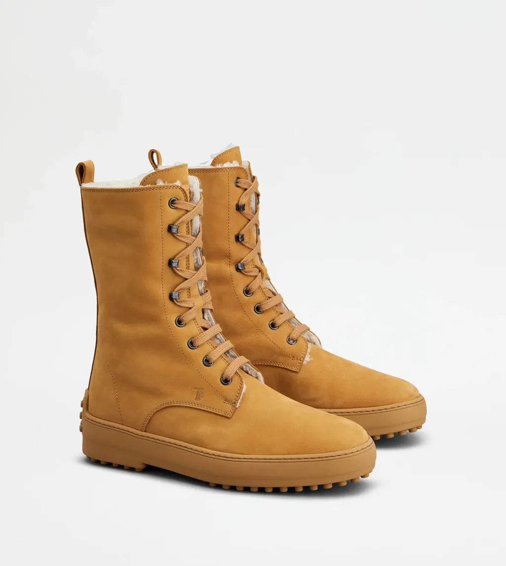 Lace-Up Gommino Boots