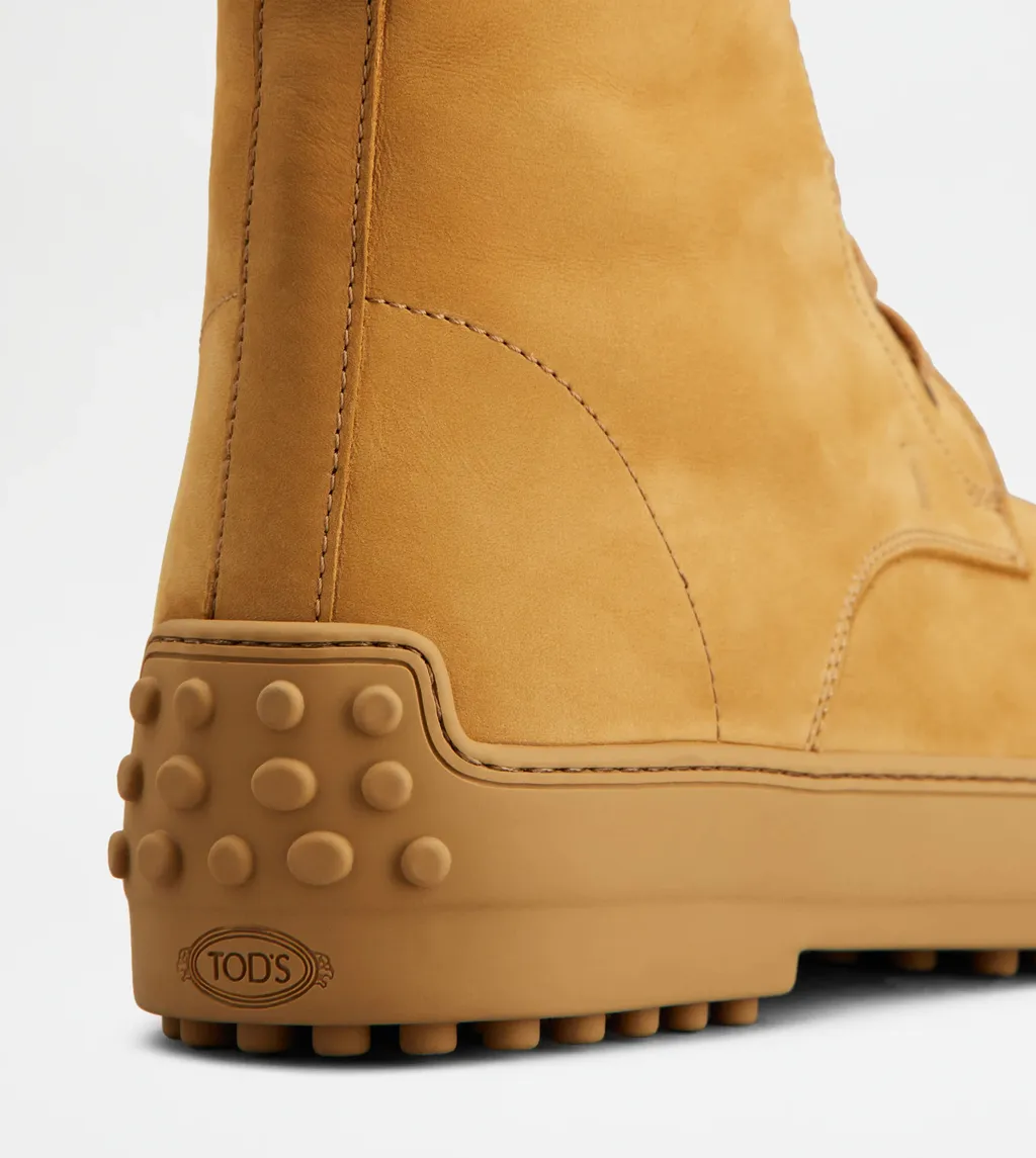 Lace-Up Gommino Boots
