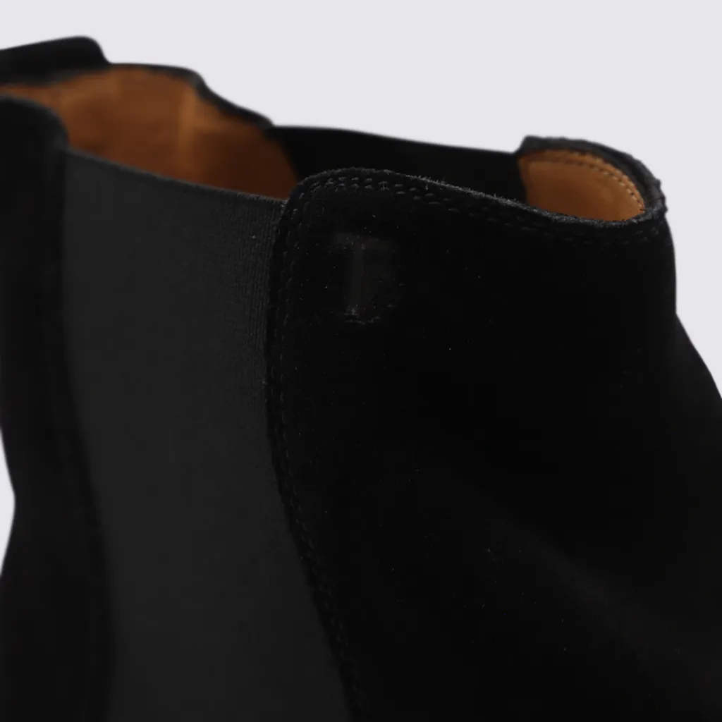 Round Toe Chelsea Boots