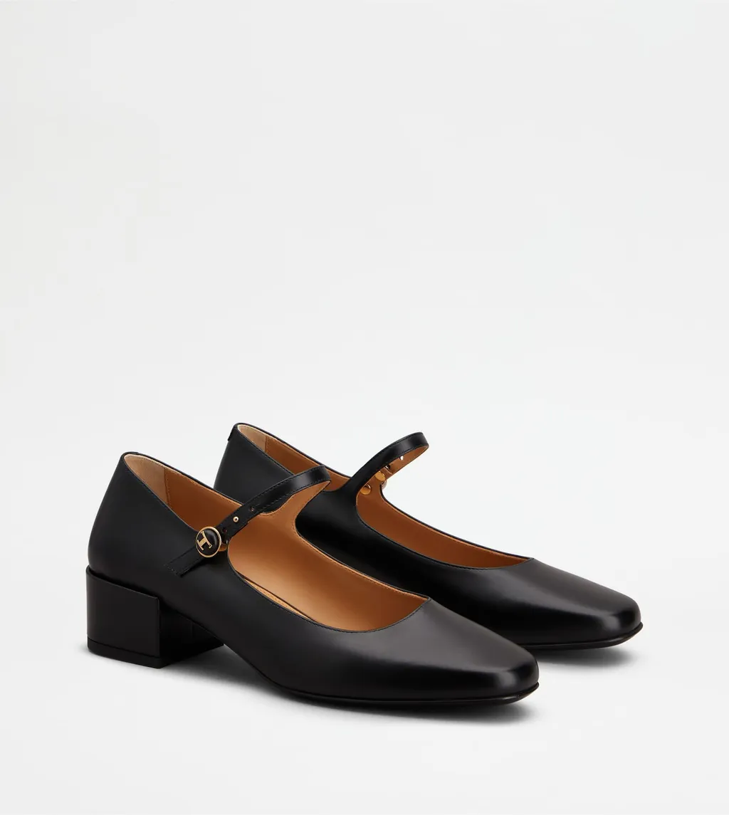 Mary Jane Pumps
