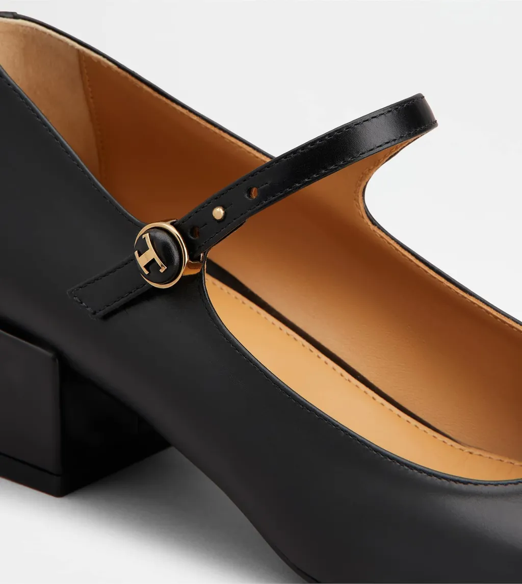 Mary Jane Pumps