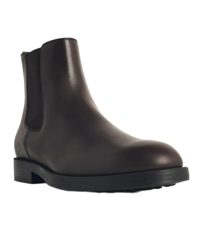 Round Toe Chelsea Boots
