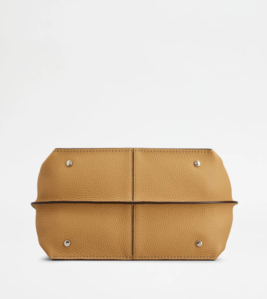 Logo-Detailed Shoulder Bag