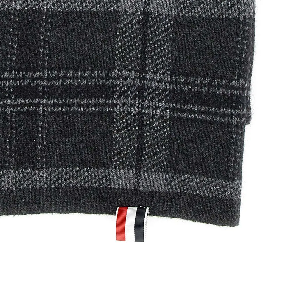 Check-Pattern Knitted Scarf