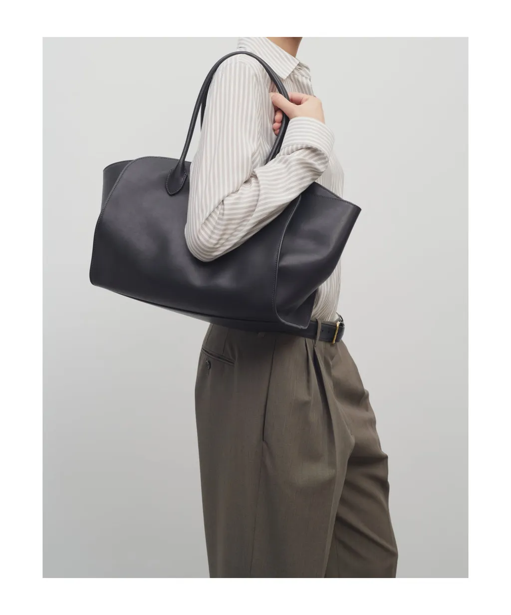 Marlo 14 Tote Bag