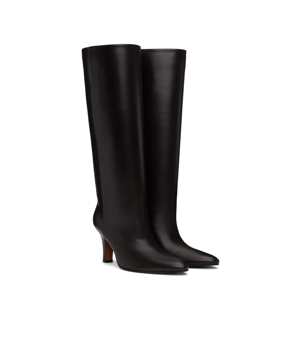 Pointed Boots
