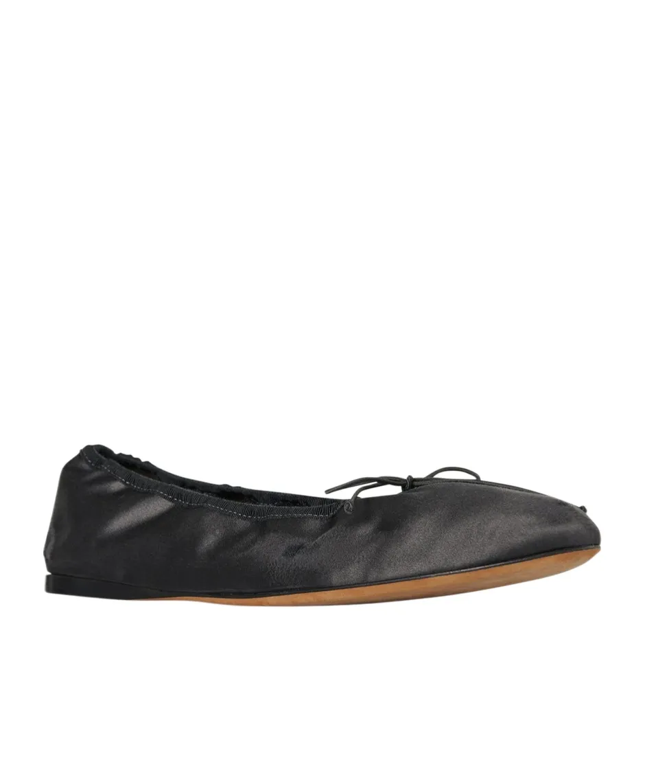 Bow Detailed Slip-On Flat Shoes