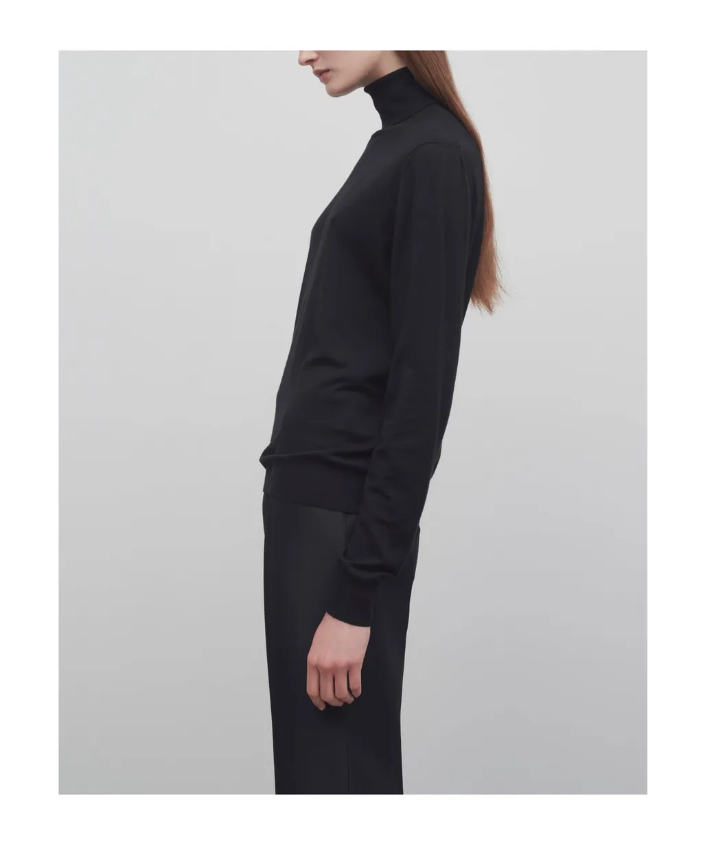 Heva Sweater