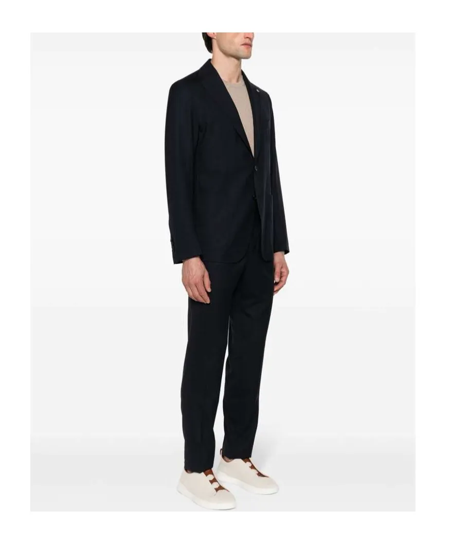 Long-Sleeved Suit