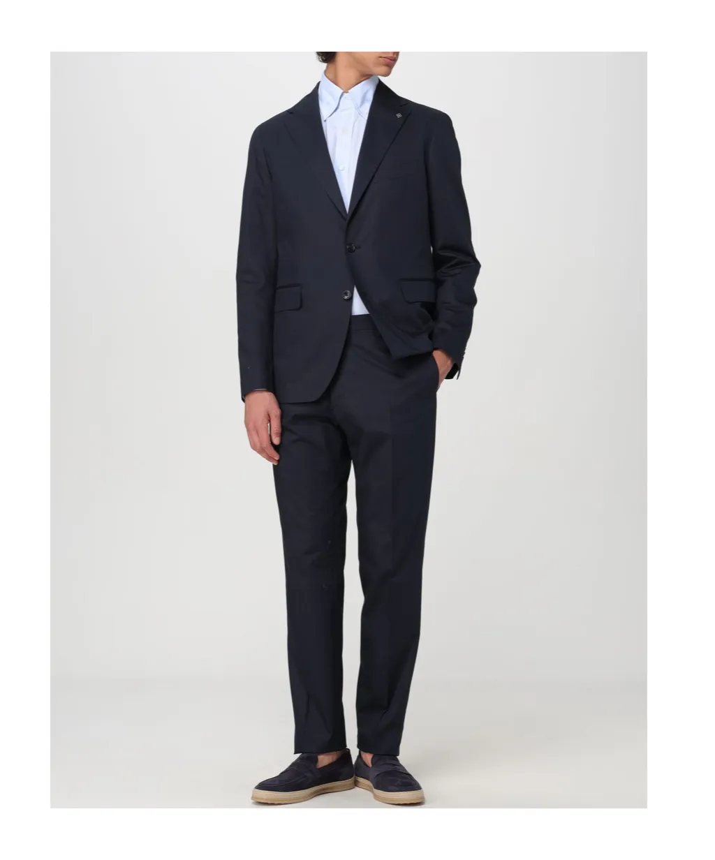Long-Sleeved Suit
