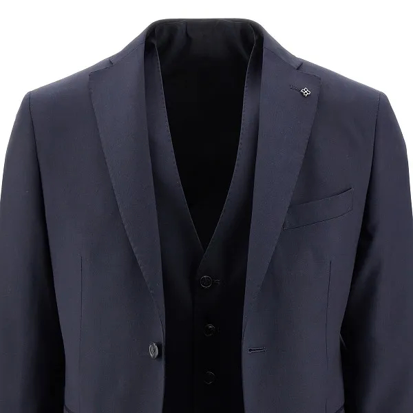 Long-Sleeved Suit