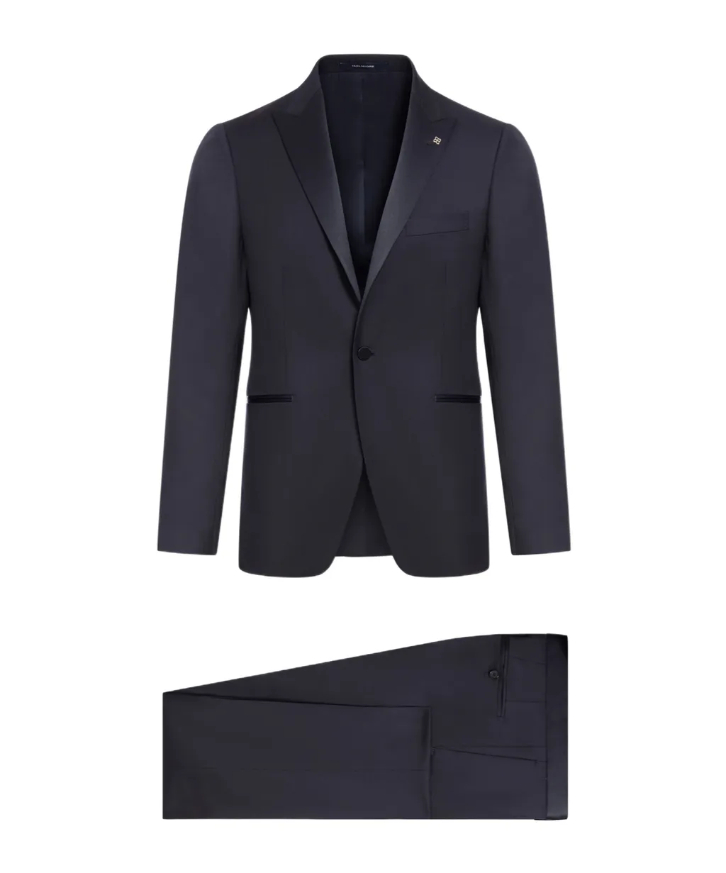 Long-Sleeved Suit
