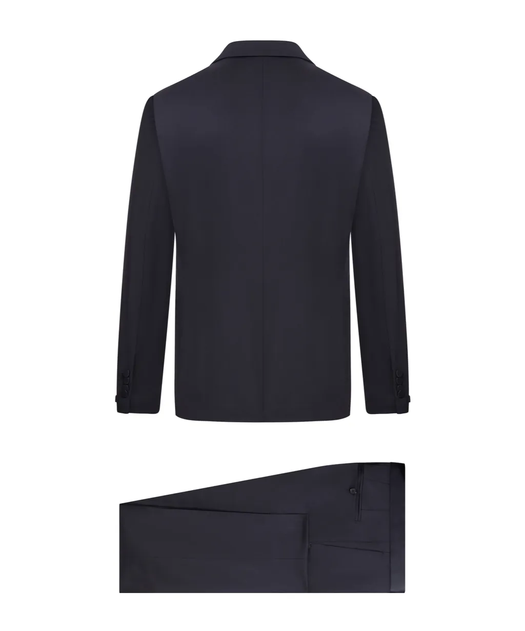 Long-Sleeved Suit