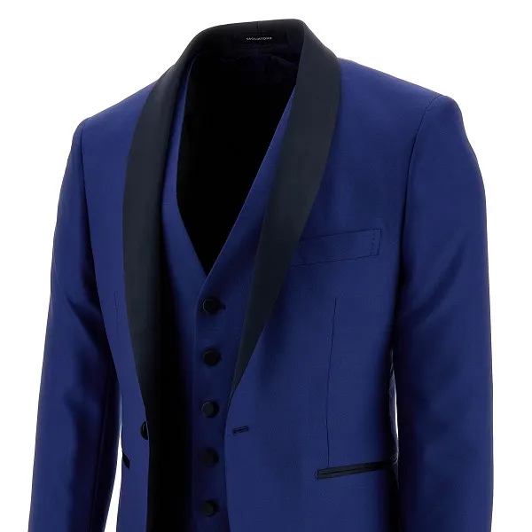 Long-Sleeved Suit