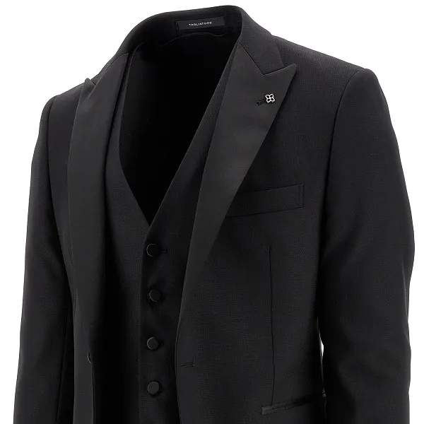 Long-Sleeved Suit