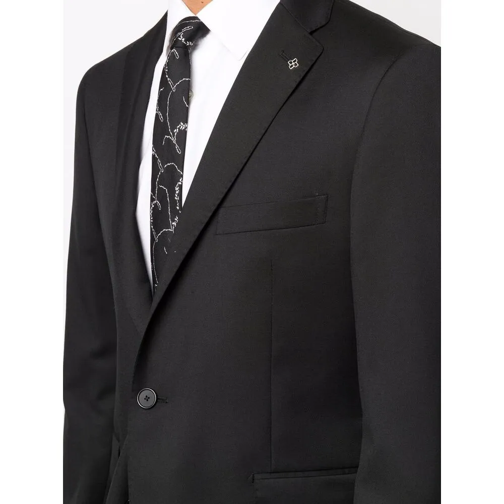 Long-Sleeved Suit