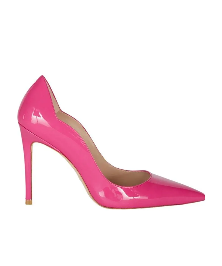 Scallop Edges Pointed-Toe Pumps