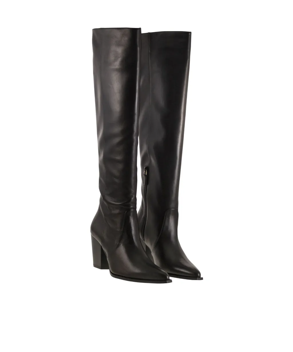 Round-Toed Boots
