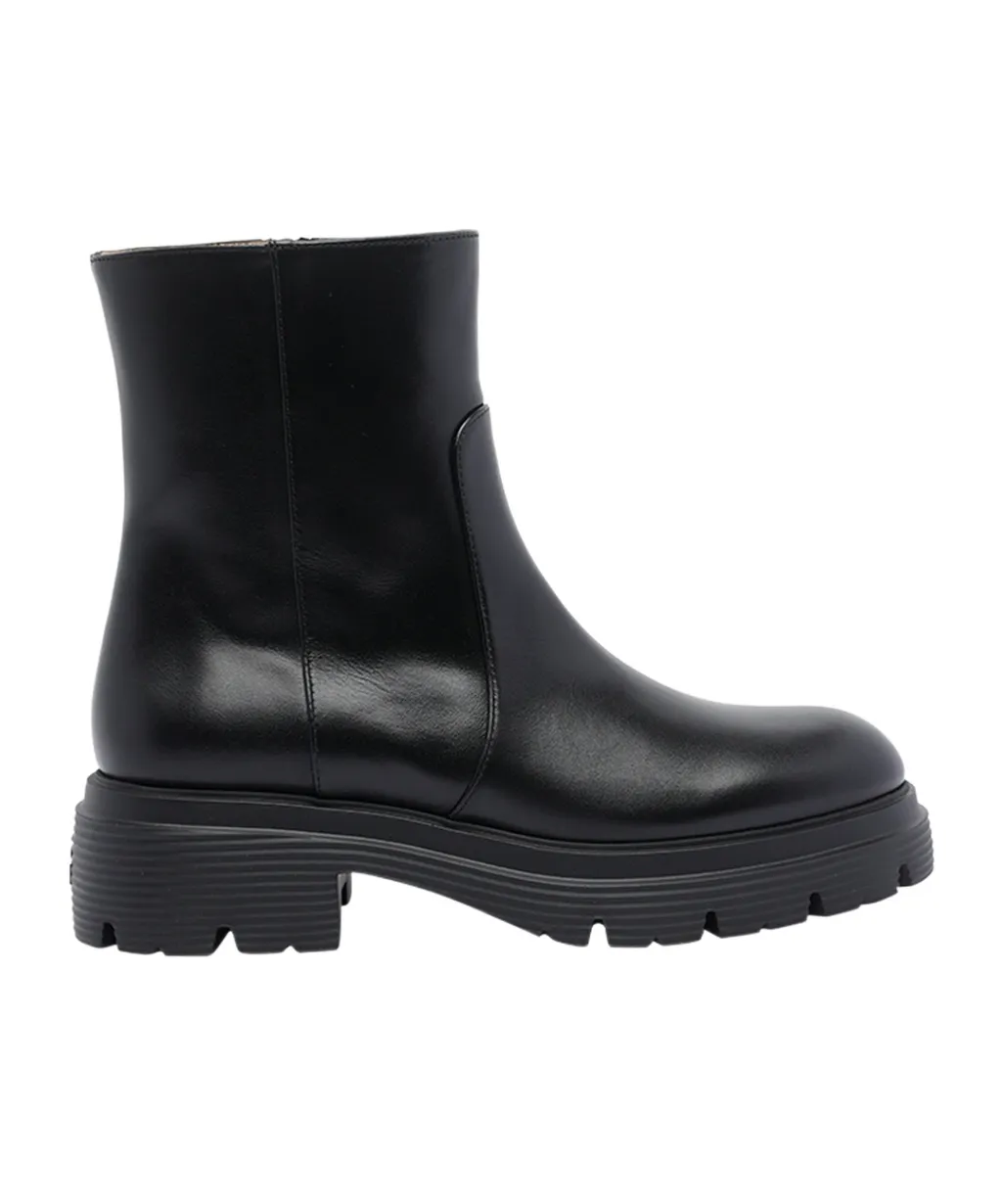 Round-Toed Ankle Boots