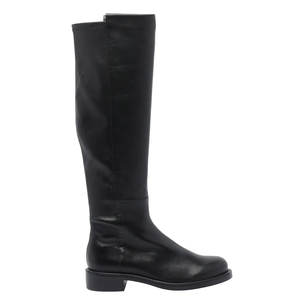 Round-Toe Boots