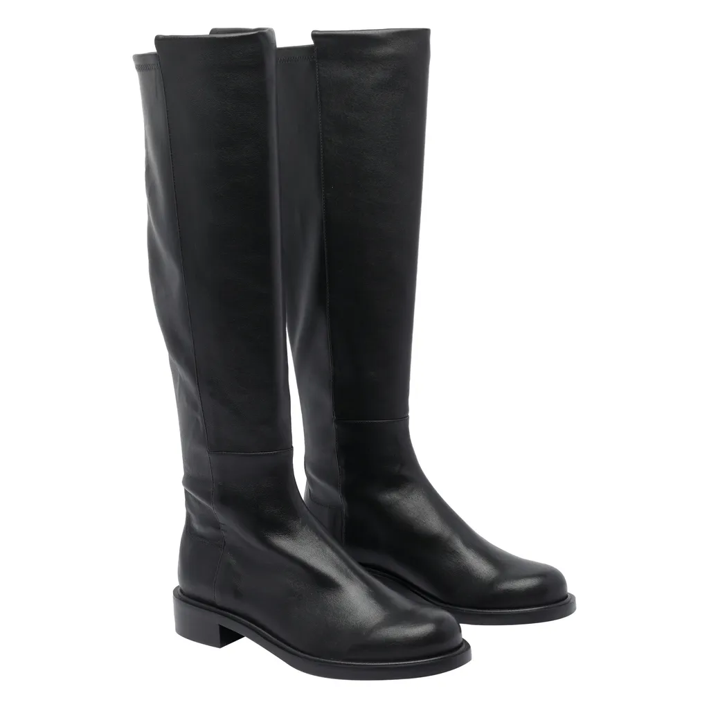Round-Toe Boots
