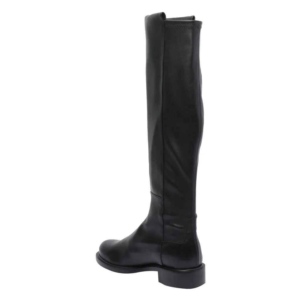 Round-Toe Boots