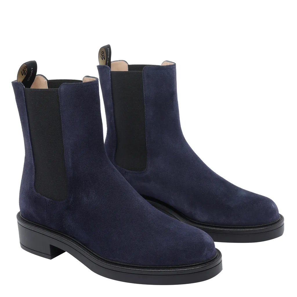 Round Toe Chelsea Boots
