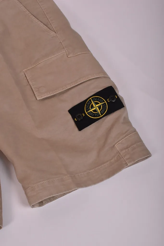Compass-Badge Cargo Shorts