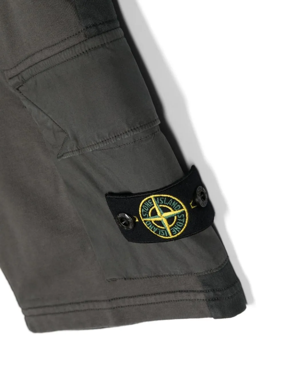 Compass-Badge Cargo Shorts