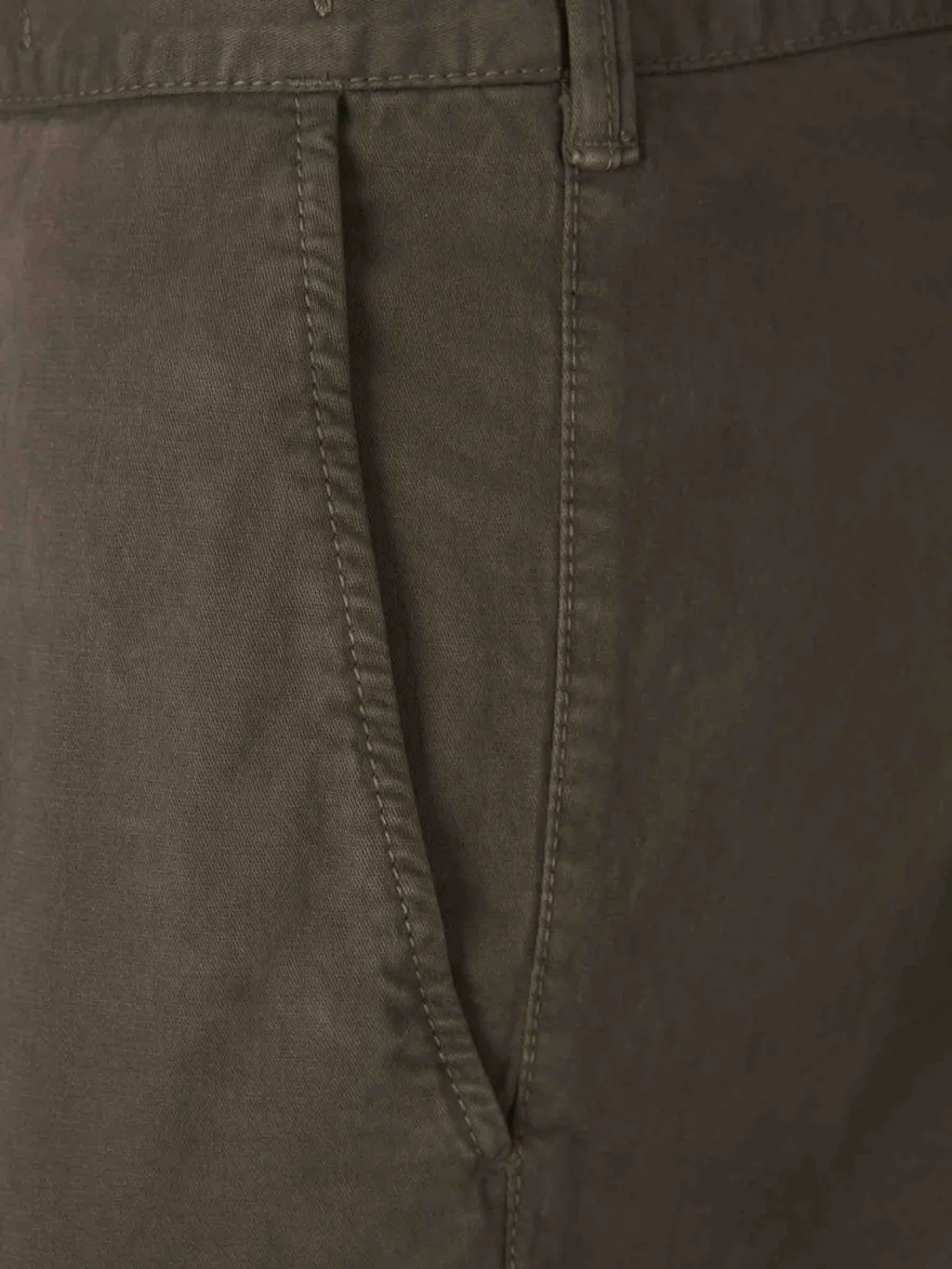 Stretched Cargo Pants