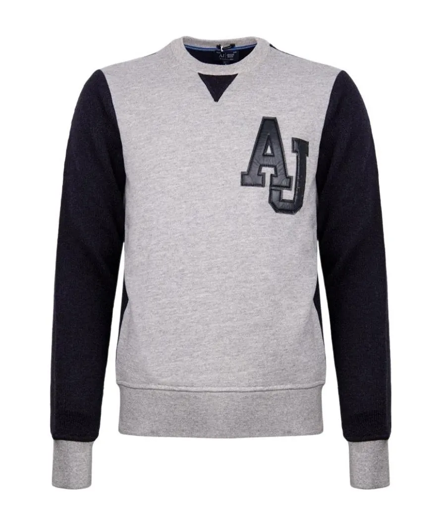 Contrast Logo Pullover