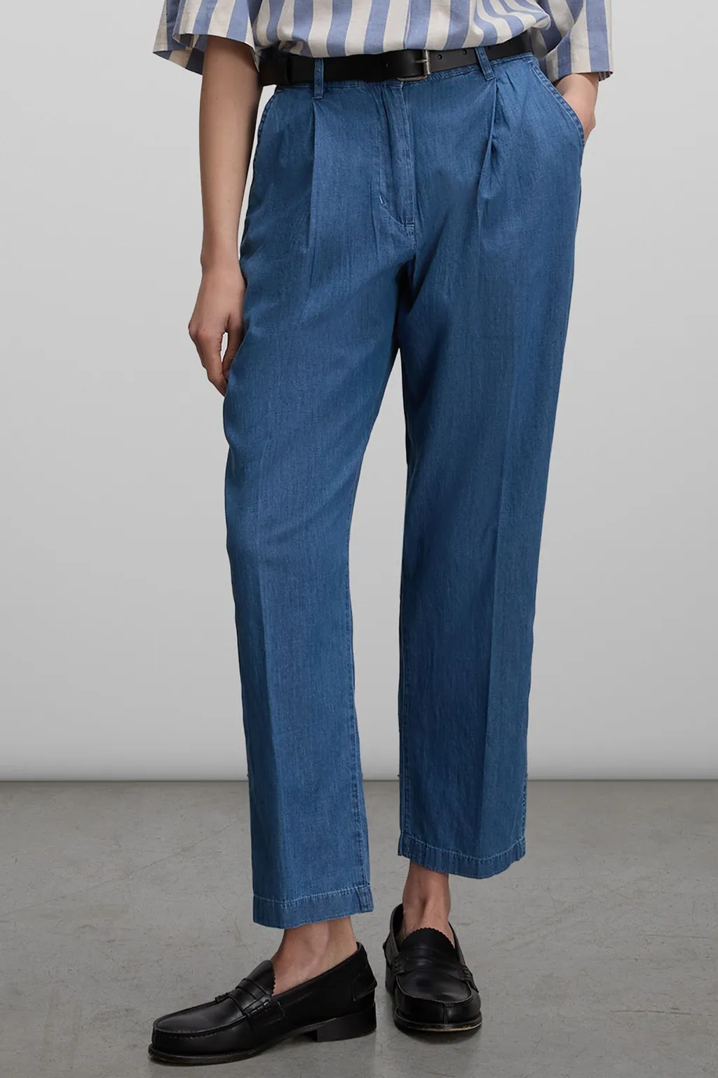 Chambray Tapered Trousers