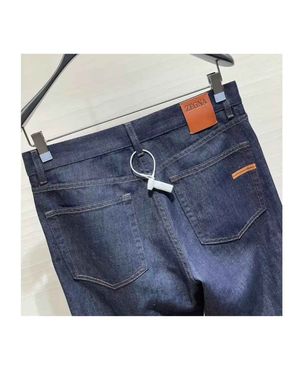 Belt-Loop Jeans